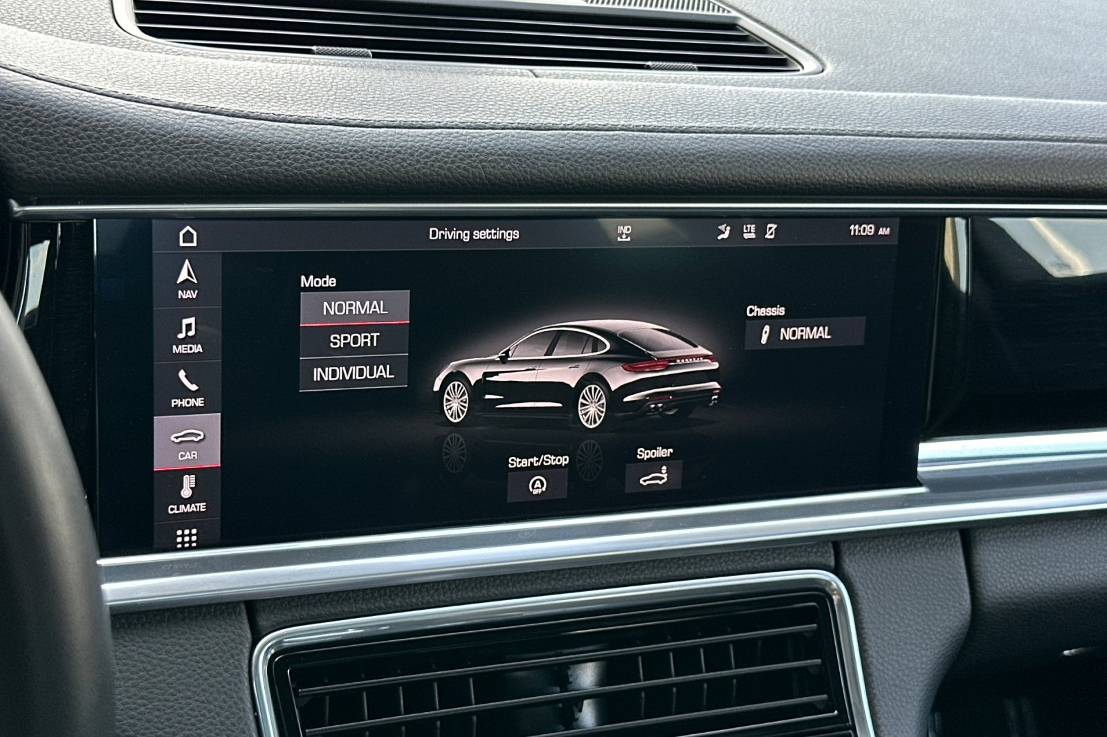 2018 Porsche Panamera 4 photo 22