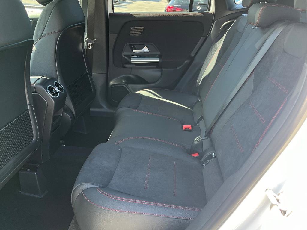 2026 Mercedes Benz GLA 250 photo 17