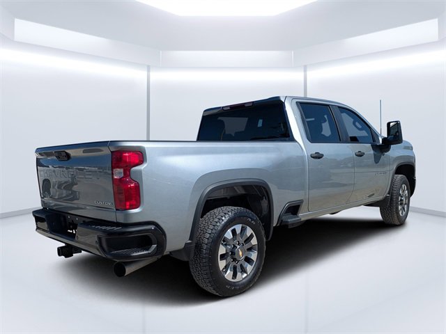 2025 Chevrolet Silverado 2500HD Custom photo 3