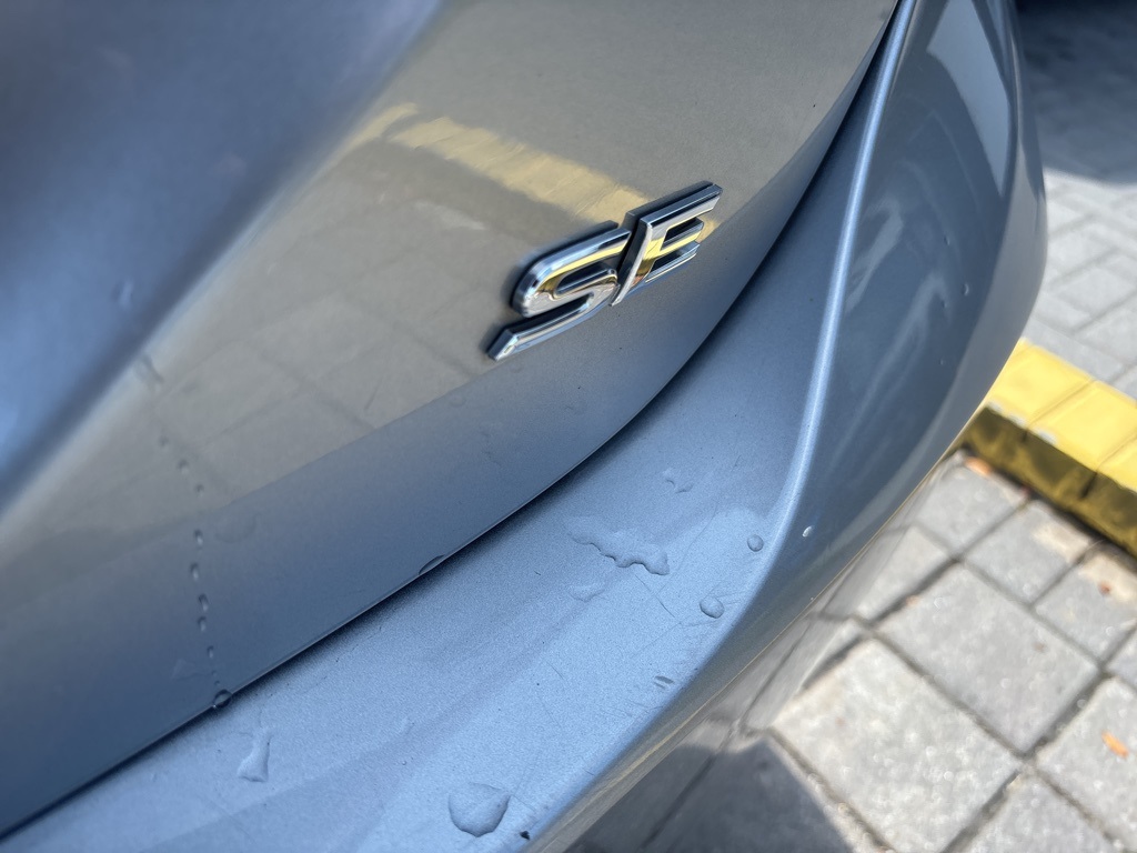 2022 Toyota Camry SE photo 3