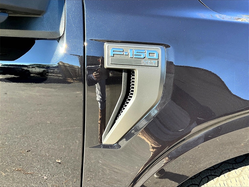 2023 Ford F-150 XLT photo 26