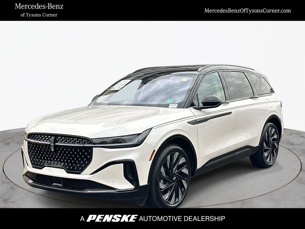 2025 Lincoln Nautilus Reserve's photo