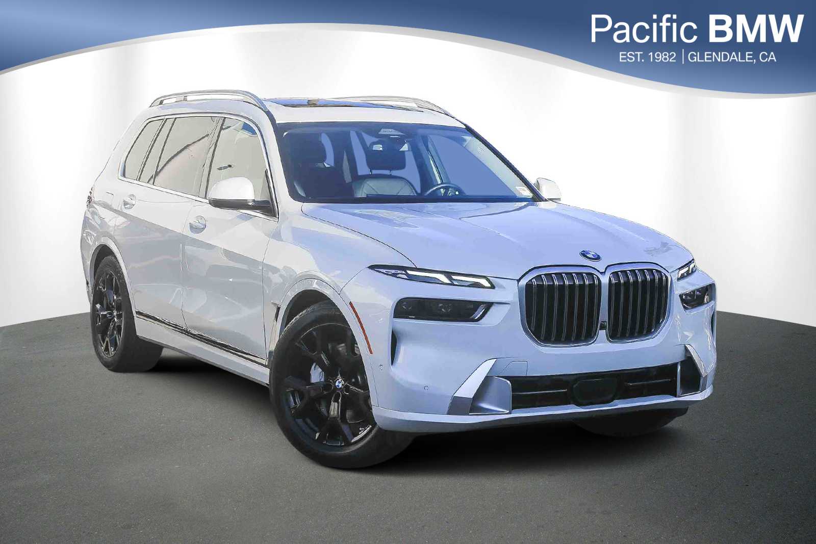 2023 BMW X7 40i's photo