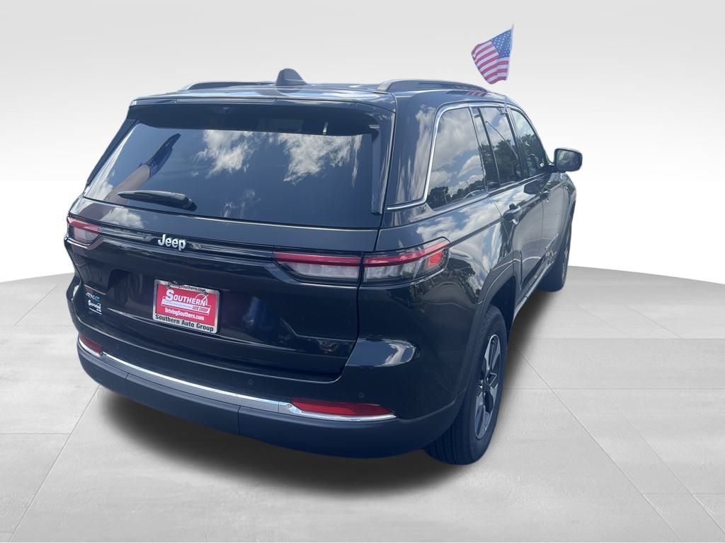 2024 Jeep Cherokee Limited 4xe photo 8