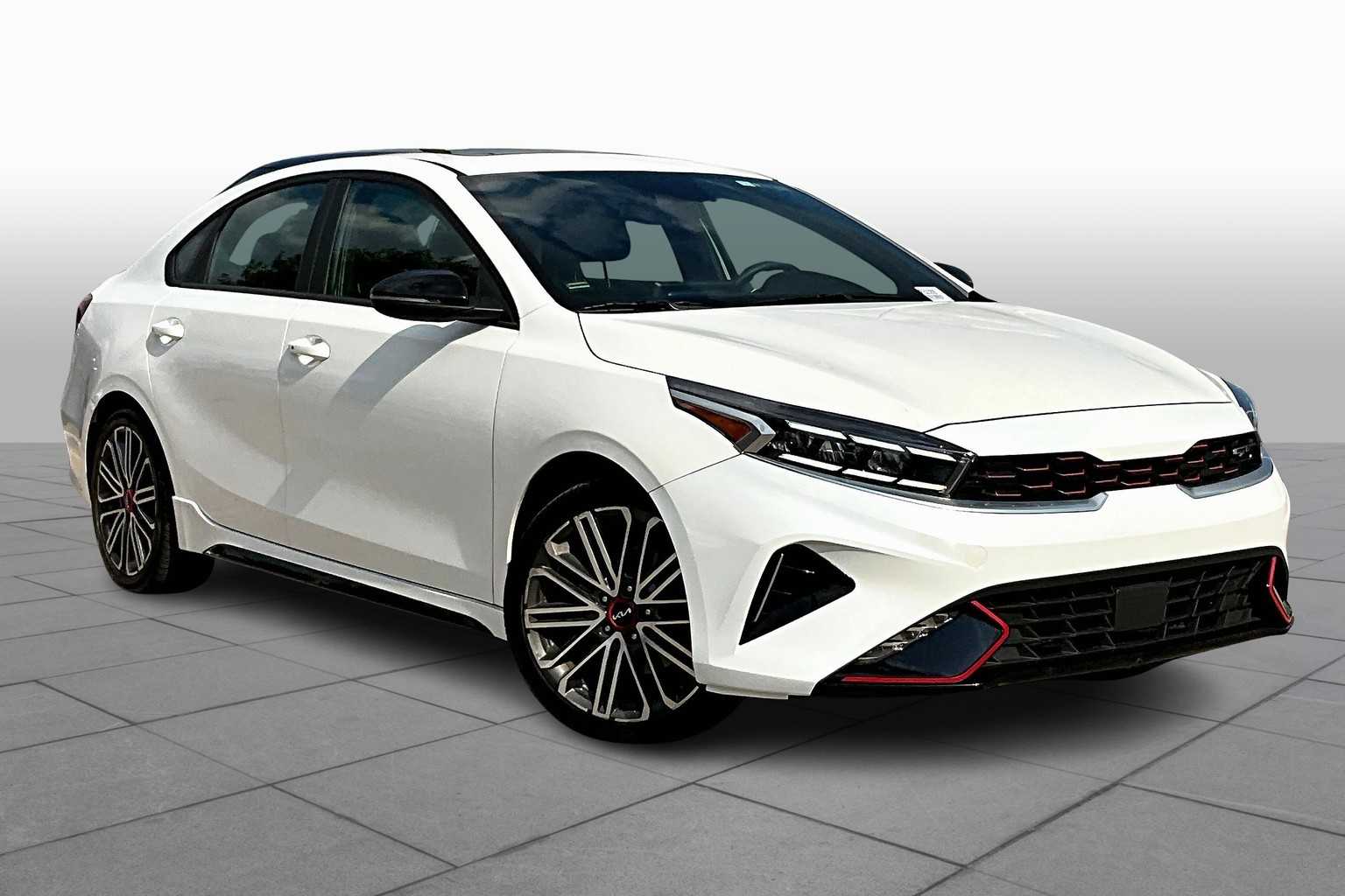 2023 Kia Forte GT photo 2