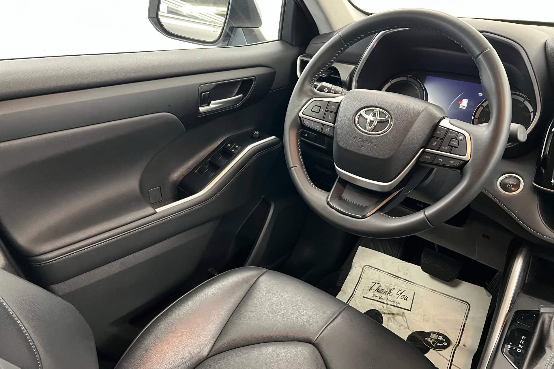 2024 Toyota Highlander Hybrid XLE photo 11