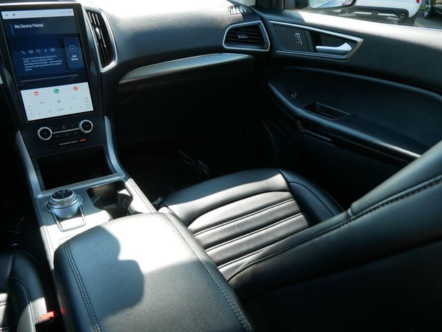 2022 Ford Edge SEL photo 7