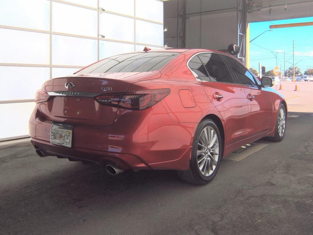 2022 Infiniti Q50 LUXE photo 2