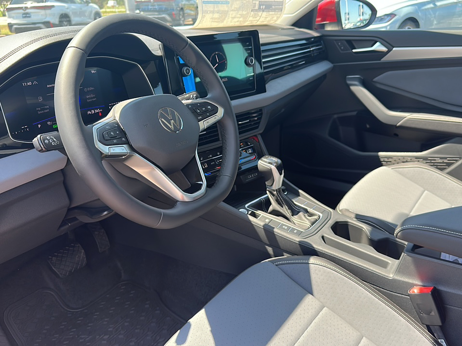 2025 Volkswagen Jetta 1.5T SE photo 2