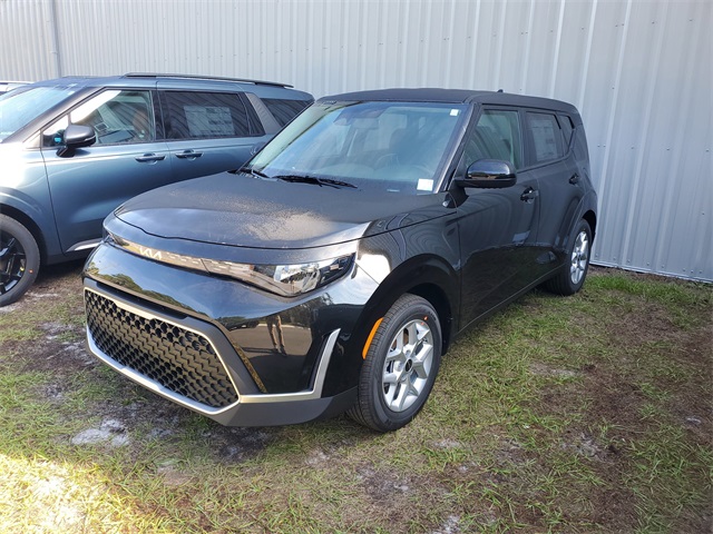 2025 Kia Soul LX S photo 3