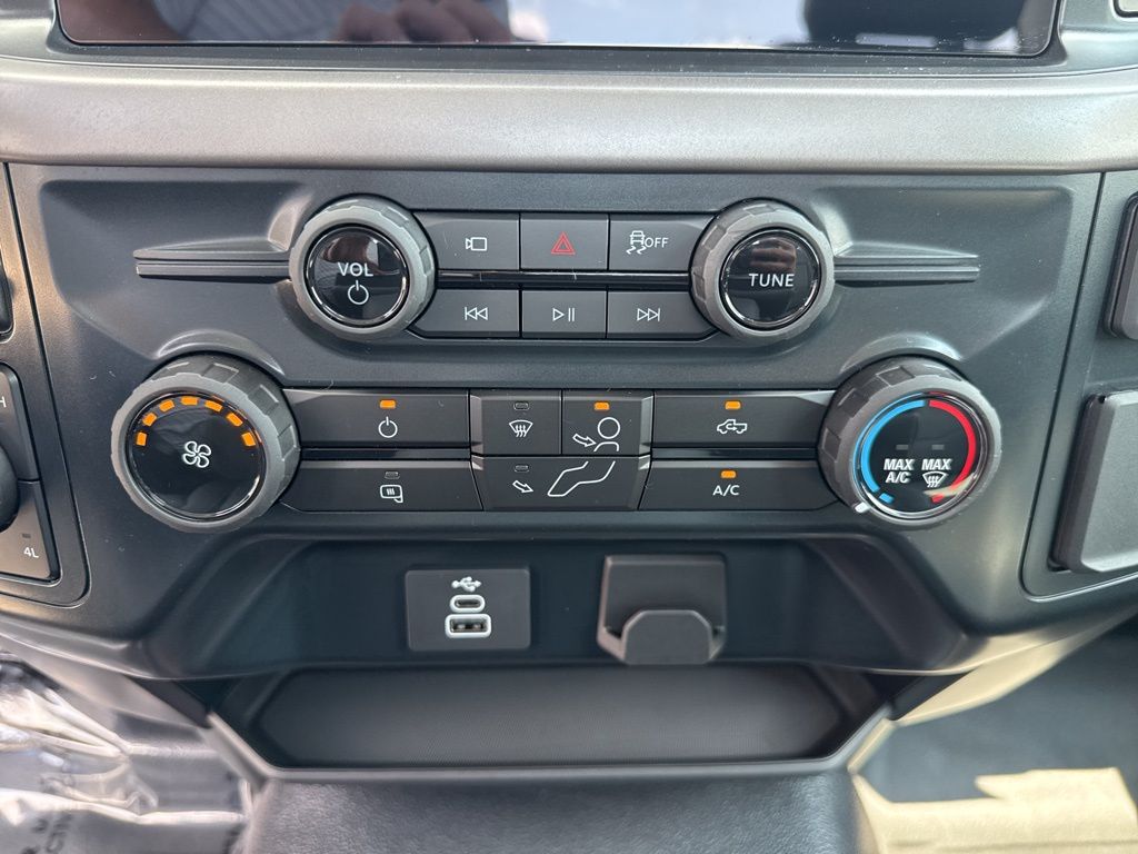 2025 Ford F-150 XL photo 19