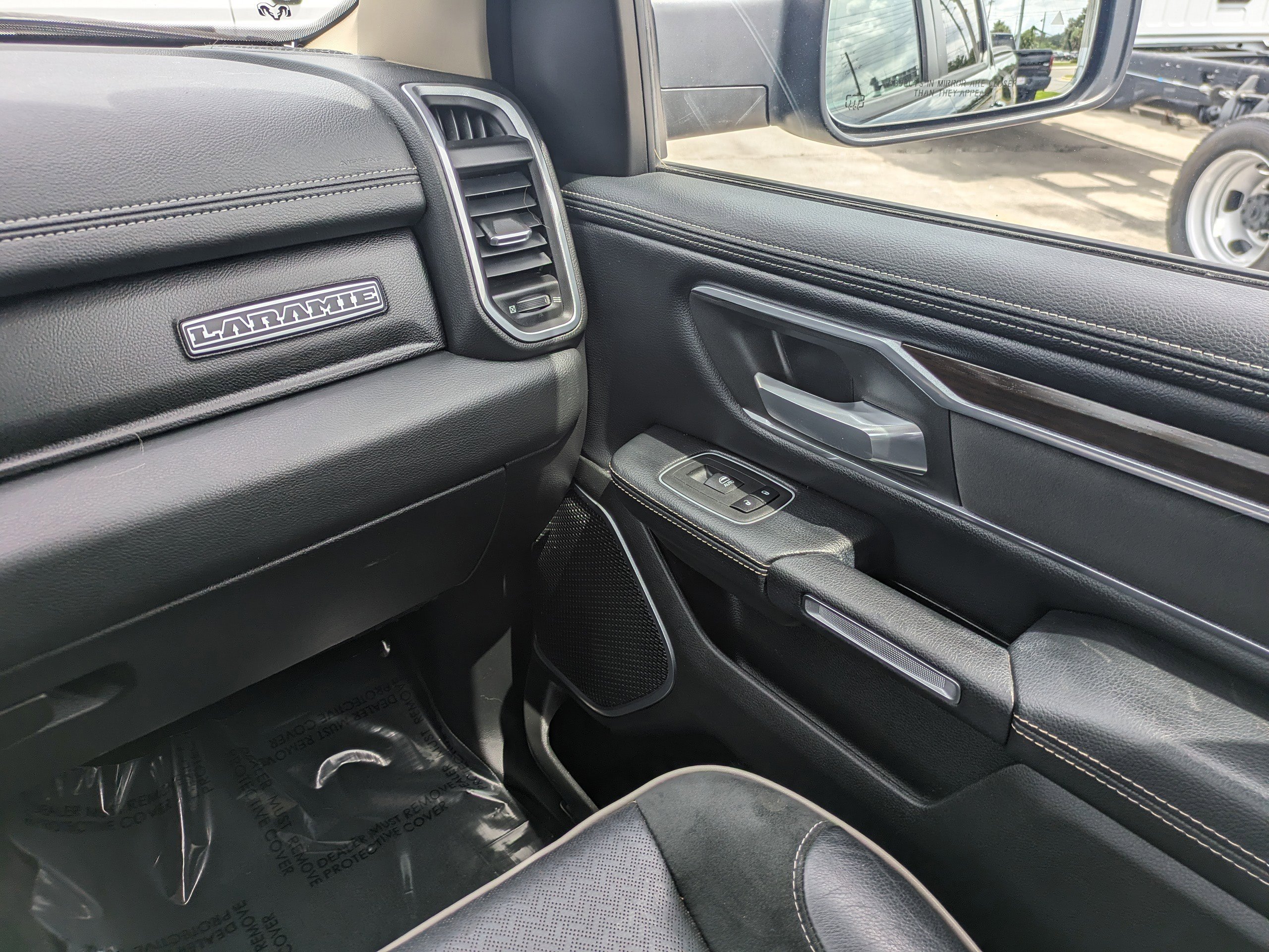 2021 Ram 1500 Laramie photo 16