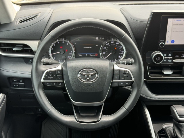 2024 Toyota Highlander LE photo 25