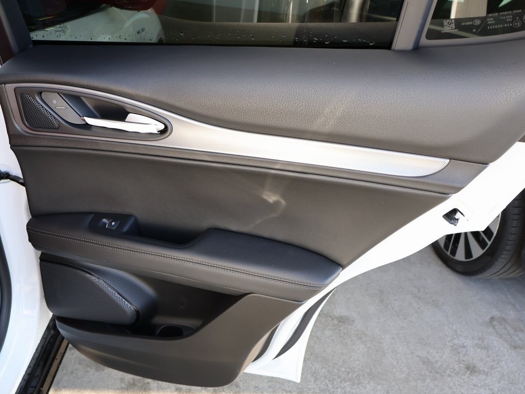 2025 Alfa Romeo Stelvio Sprint Base photo 13