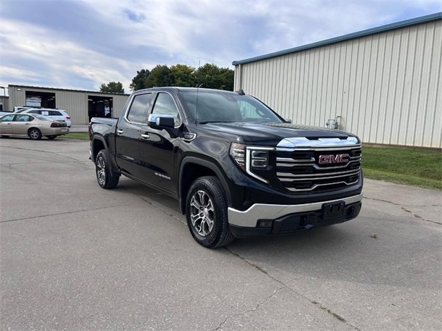 2024 GMC Sierra 1500 SLT's photo