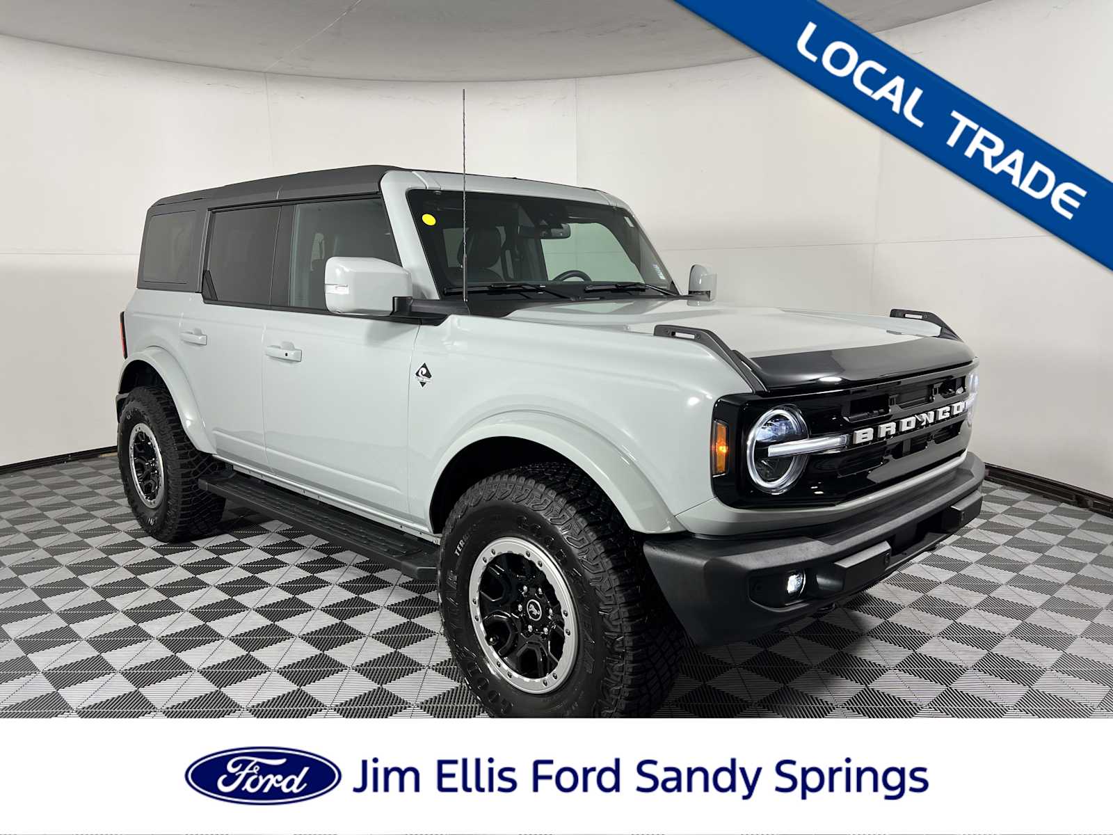 2024 Ford Bronco 4-Door Outer Banks's photo