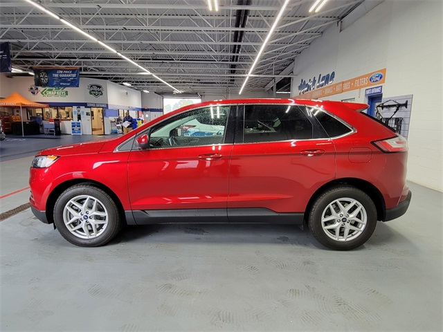 2022 Ford Edge SEL photo 8
