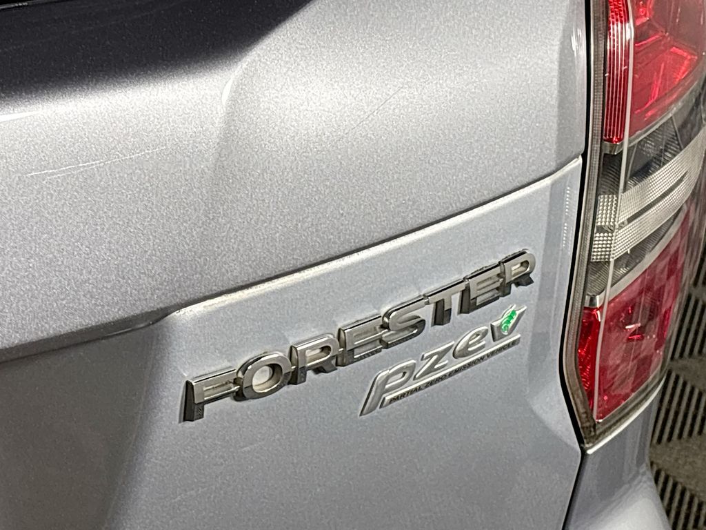 2014 Subaru Forester 2.5i photo 23