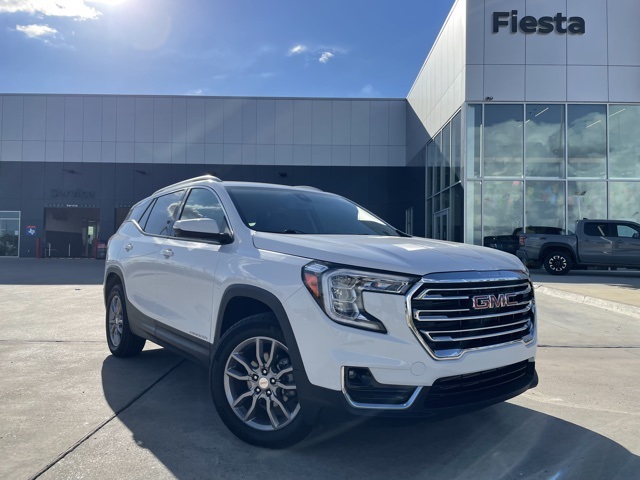 2024 GMC Terrain SLT's photo