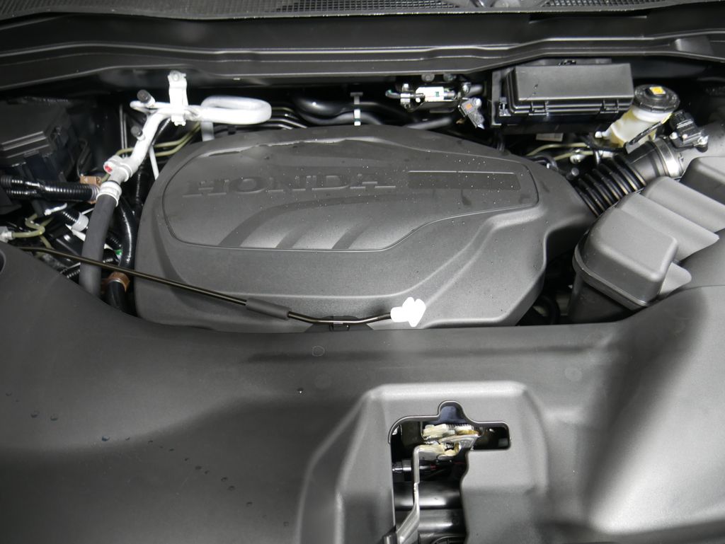 2025 Honda Ridgeline Sport photo 3