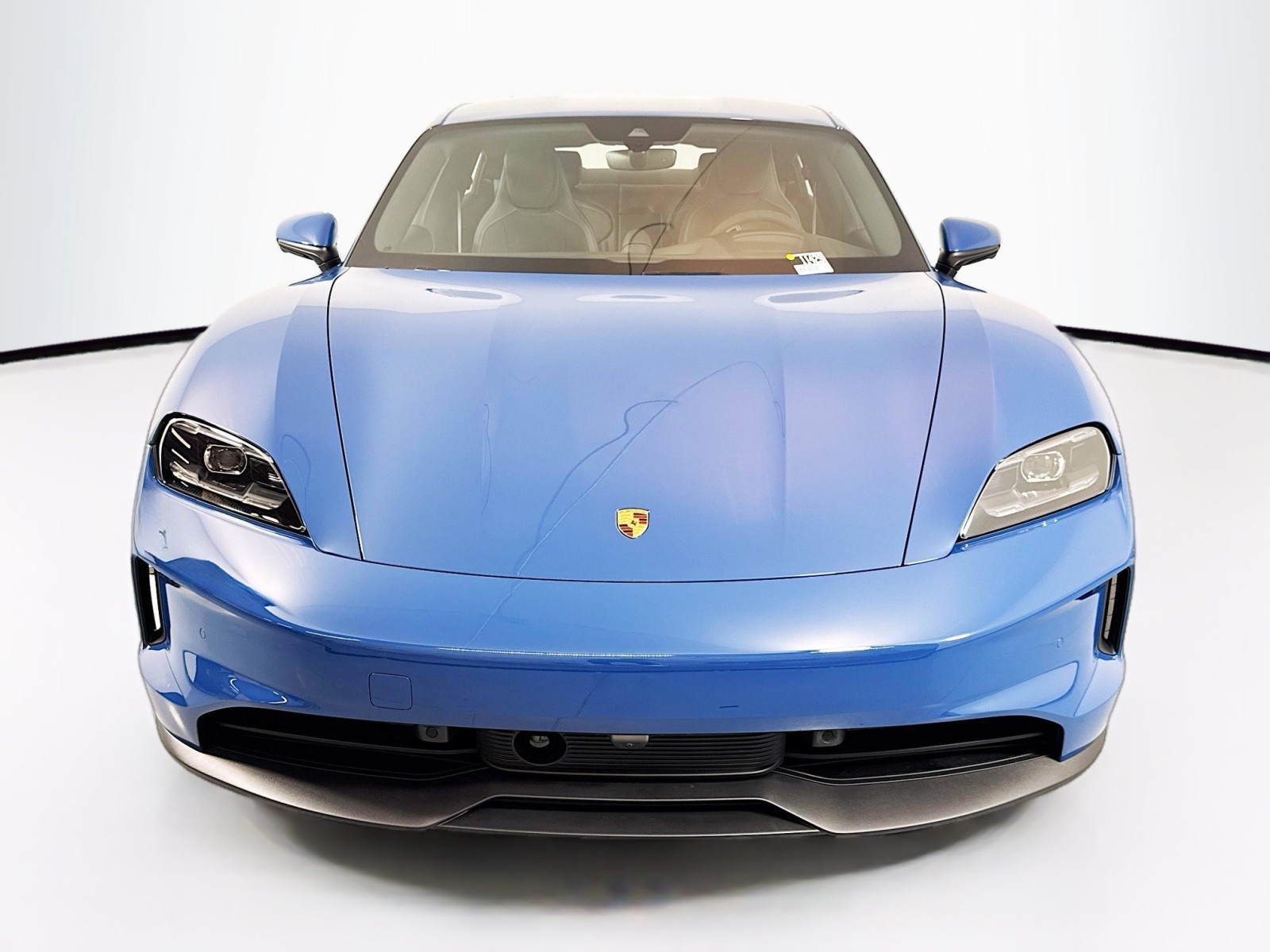 2025 Porsche Taycan photo 6