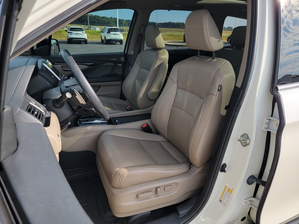 2018 Honda Pilot Elite photo 2