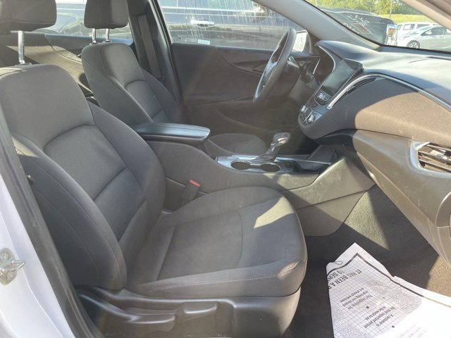 2021 Chevrolet Malibu 1LT photo 4
