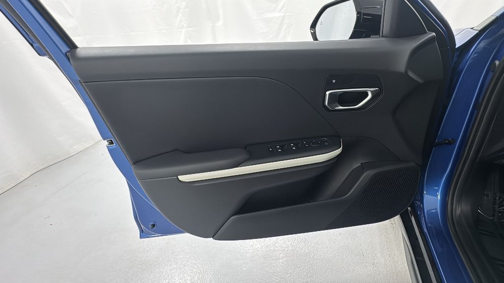 2025 Kia K4 GT-Line photo 16