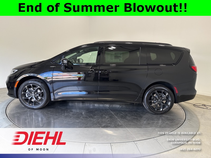2026 Chrysler Pacifica Limited photo 4