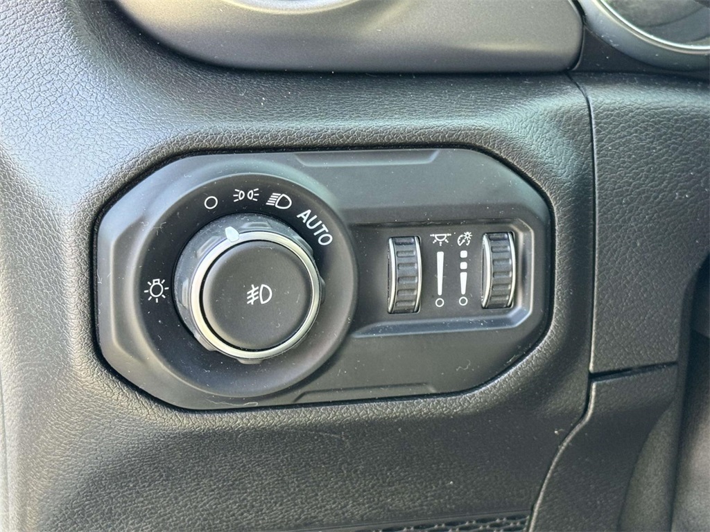 2021 Jeep Wrangler Willys photo 24