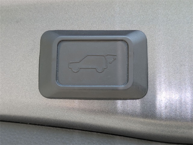 2020 Toyota RAV4 XLE photo 25