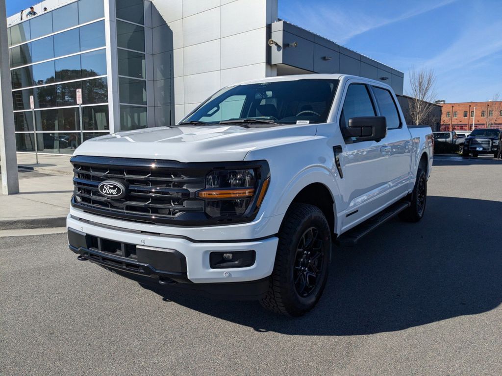 2025 Ford F-150 XLT photo 8