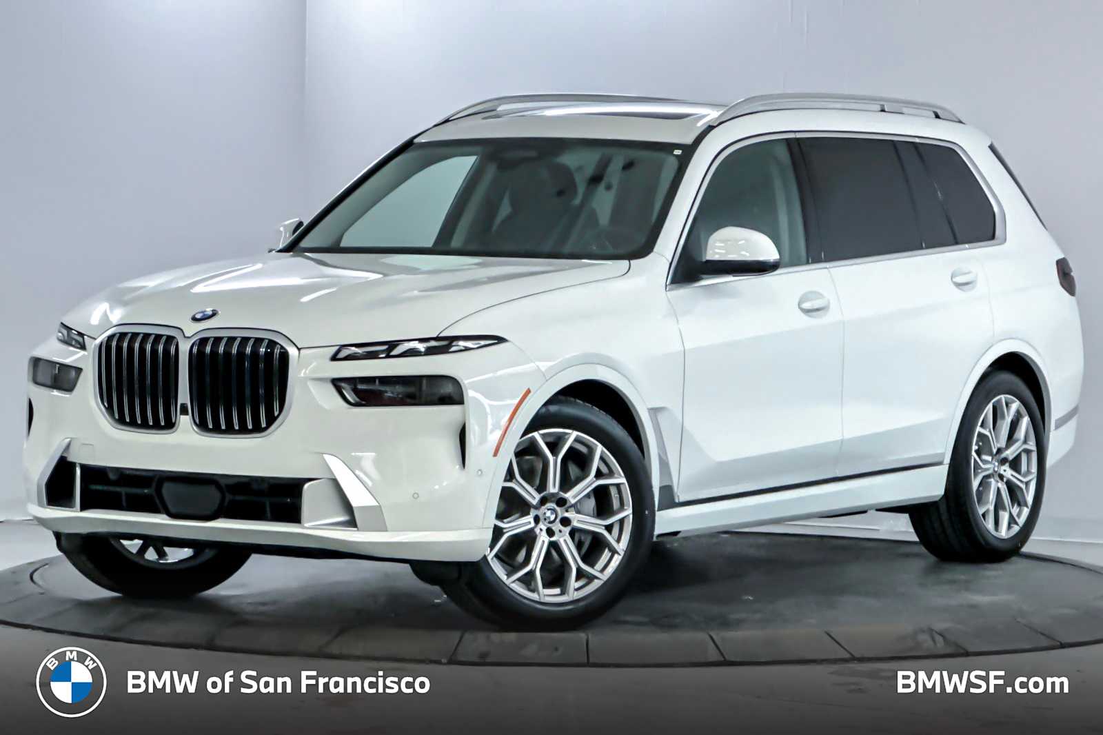 2026 BMW X7 40i's photo