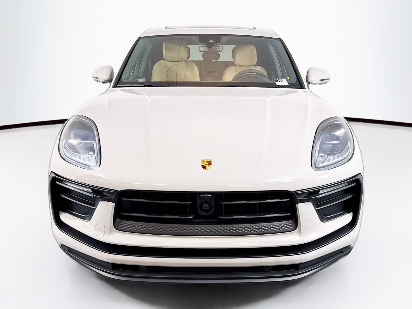 2025 Porsche Macan T photo 7