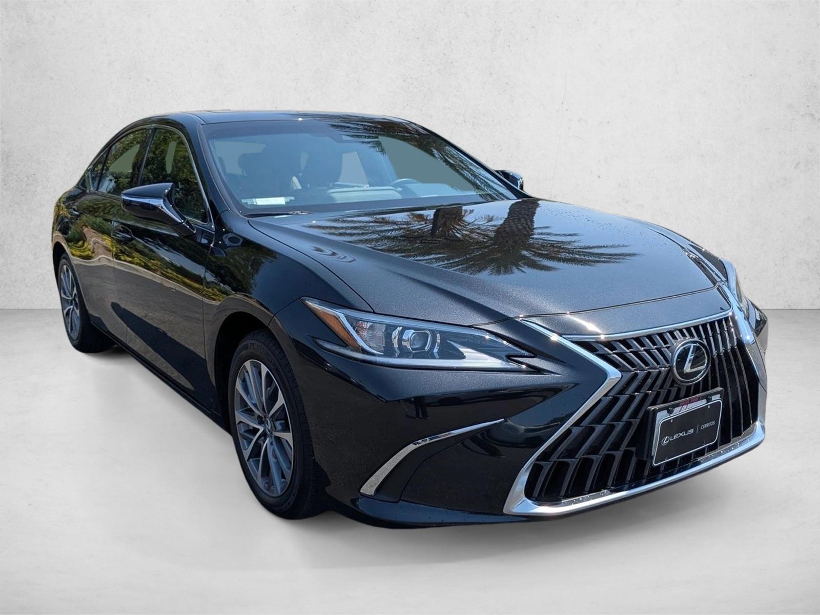 2025 Lexus ES Base photo 3