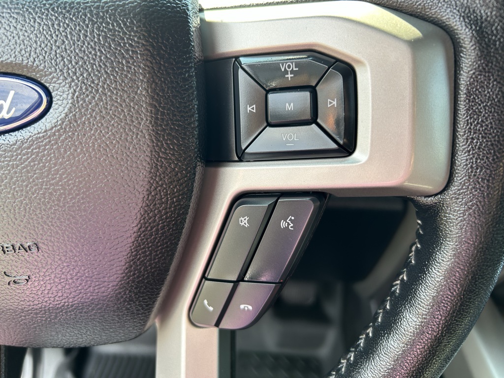 2019 Ford F-150 Lariat photo 18