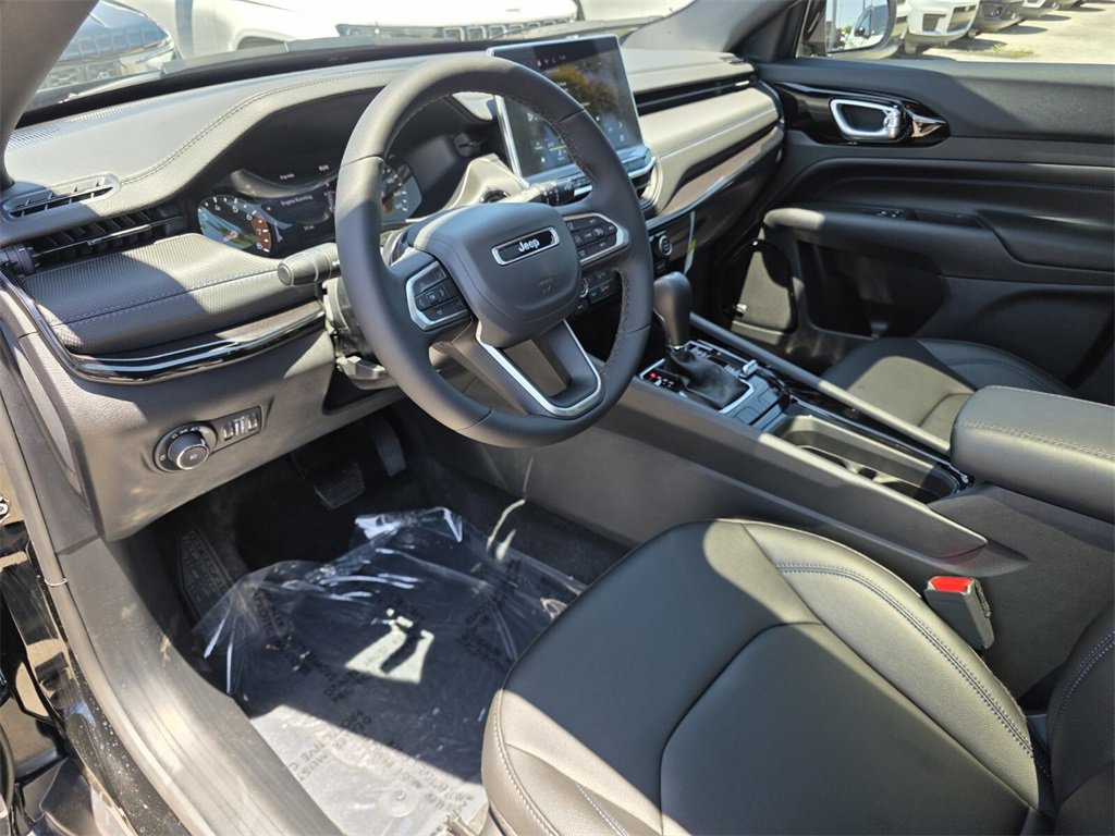 2025 Jeep Compass Limited photo 12