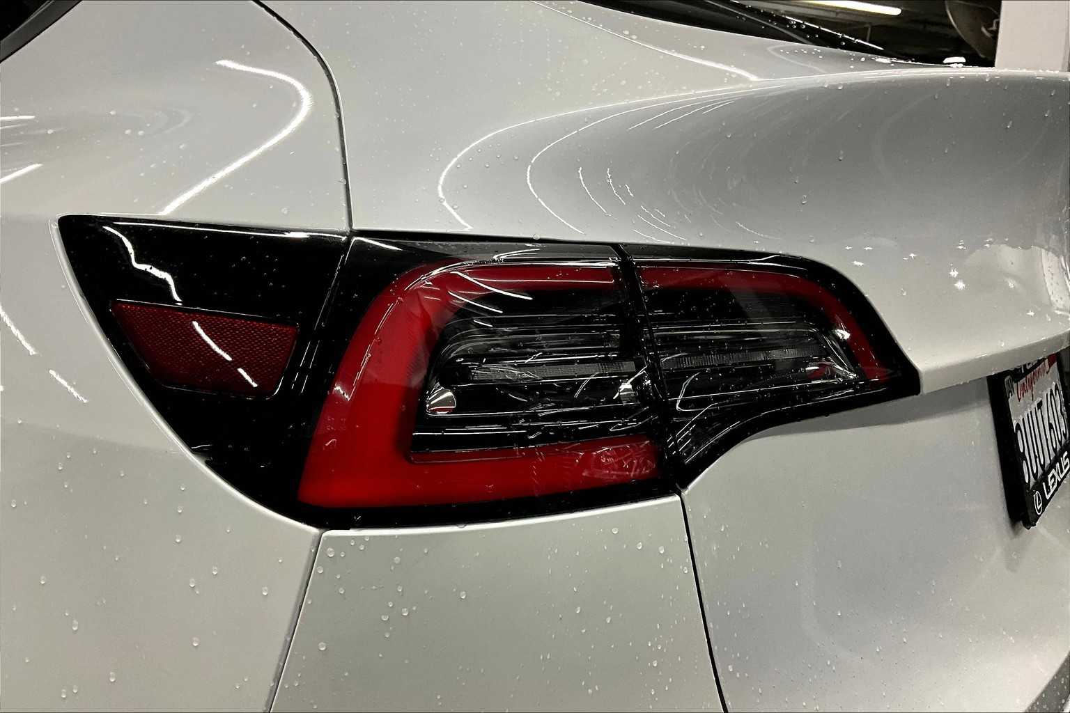 2021 Tesla Model Y Standard Range photo 21