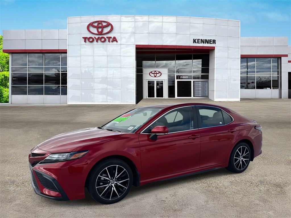 2024 Toyota Camry SE photo 3