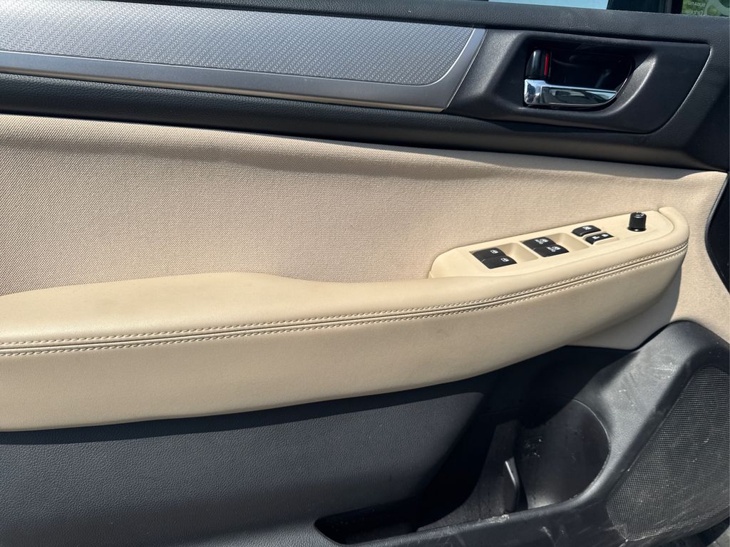 2019 Subaru Outback Premium photo 23