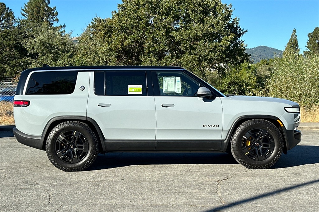 2023 Rivian R1S Adventure photo 3