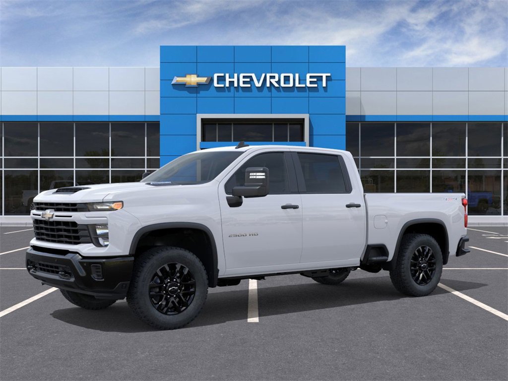 2025 Chevrolet Silverado 2500HD Custom photo 2