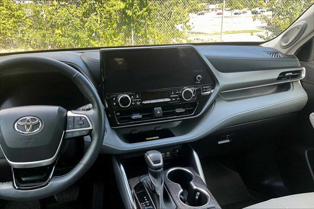 2023 Toyota Highlander Limited photo 6