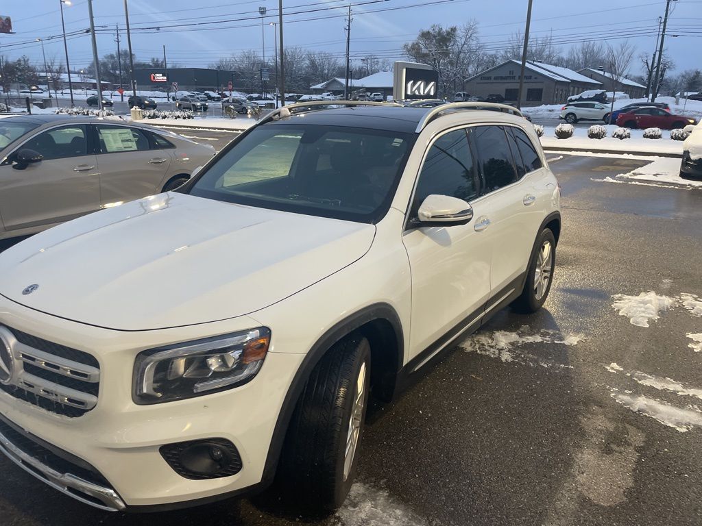 2020 Mercedes-Benz GLB Base's photo