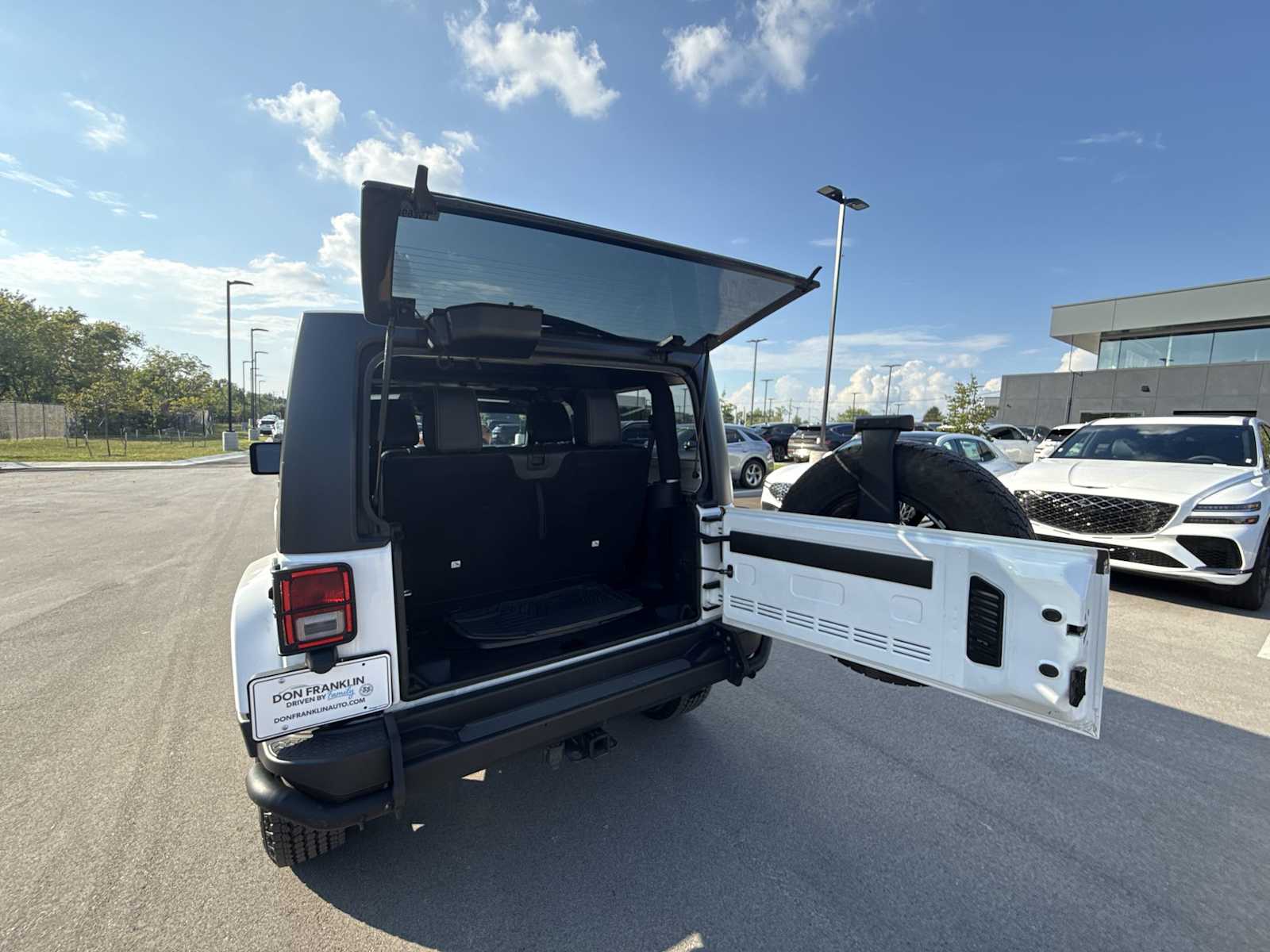 2018 Jeep Wrangler Sport photo 21