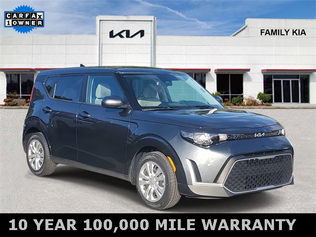 2024 Kia Soul LX's photo