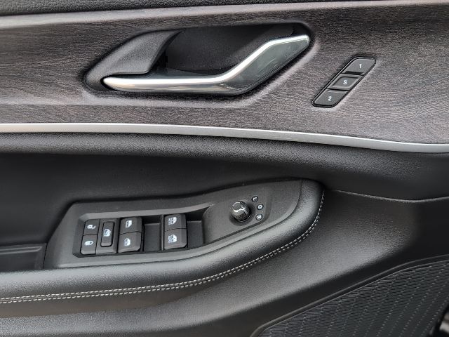 2025 Jeep Grand Cherokee Limited photo 10