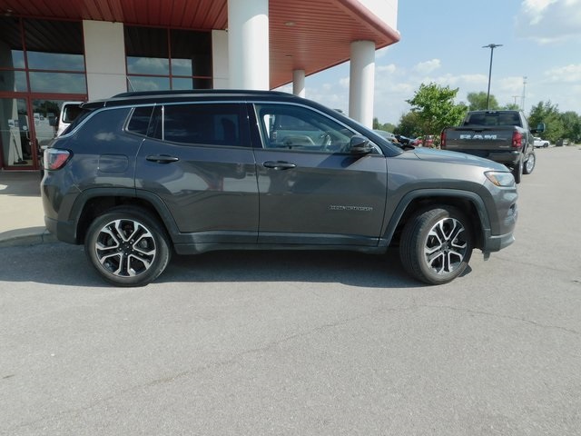 2023 Jeep Compass Limited photo 9