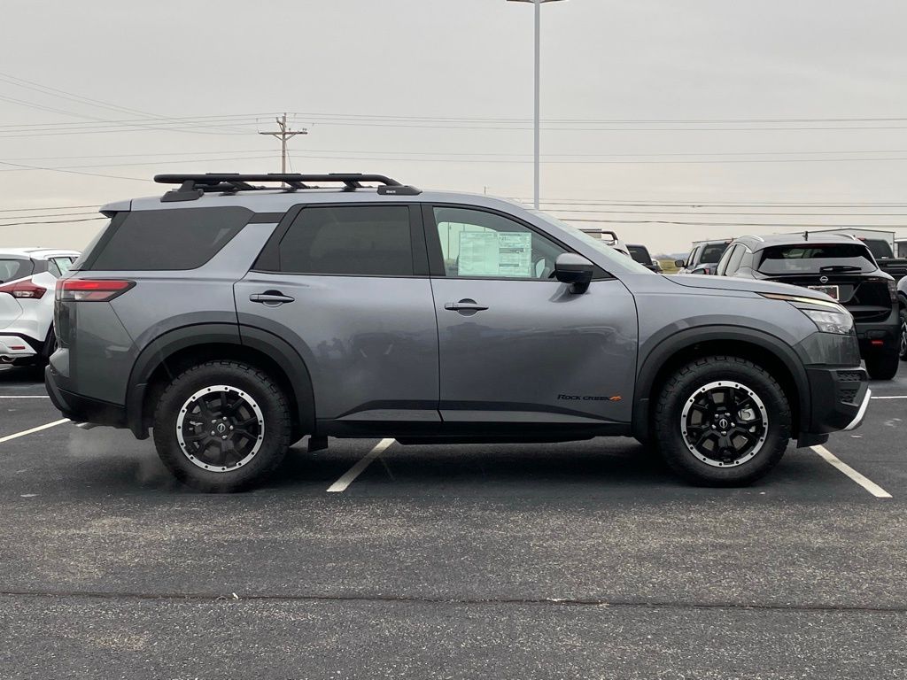 2025 Nissan Pathfinder Rock Creek photo 3