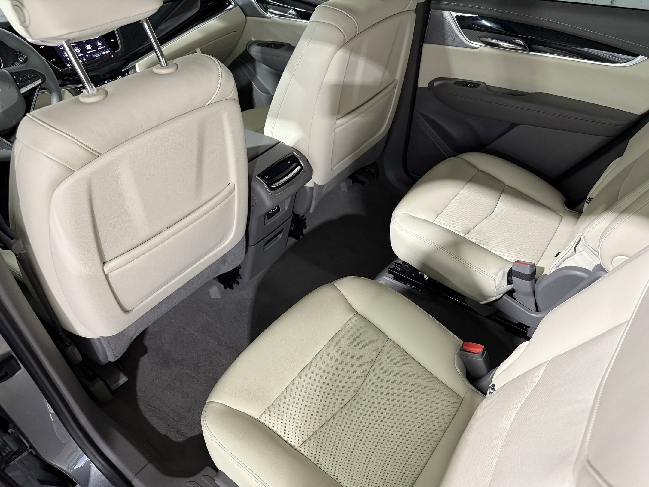 2025 Cadillac XT6 Premium Luxury photo 36